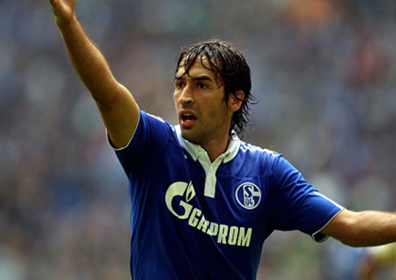 Schalke 04 VS Inter de Milán, Raúl sigue batiendo records en Europa